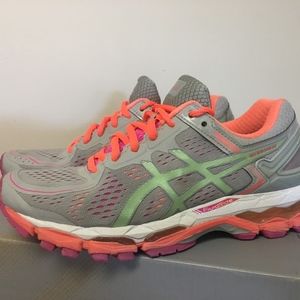 Asics Gel Kayano 22 Womens size 7 - LAST CHANCE!